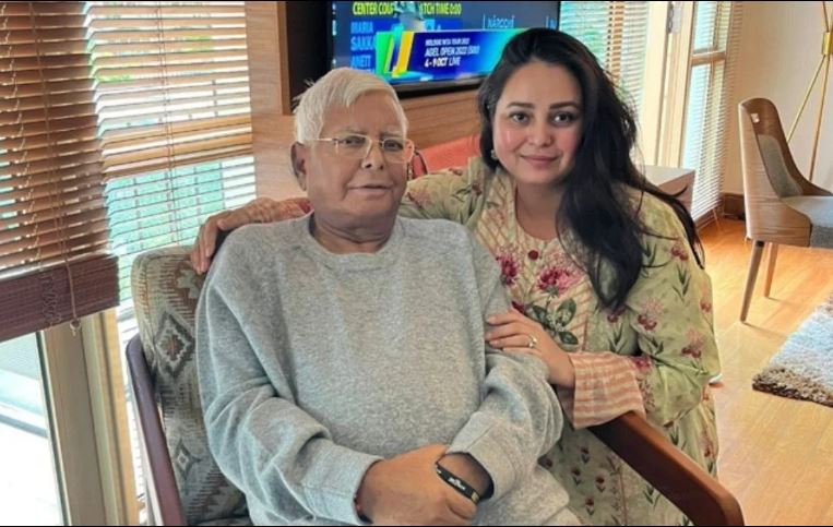 who is rohini acharya and why is she in the spotlight after bihar elections know what is going on in lalu familyे